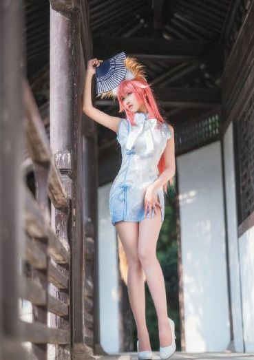 被盯上的女神天使