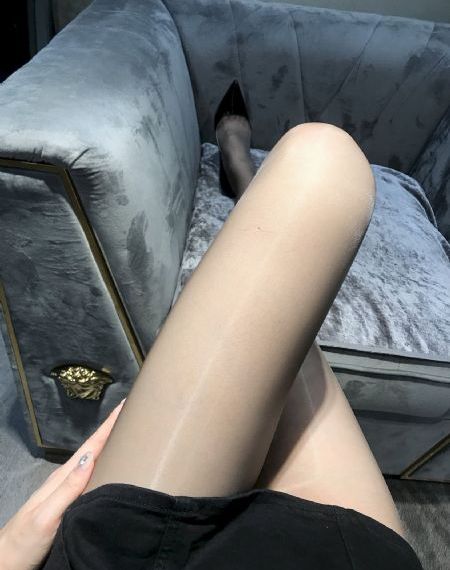 美丽的姑娘播放视频