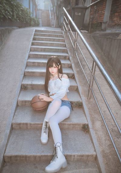 她唇之下免费观看