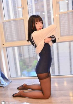 黄嘉千