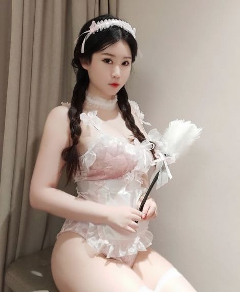 她唇之下小说免费观看电影